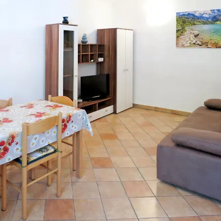 Hébergement de vacances Holiday Home Eda - Pul605 Pula